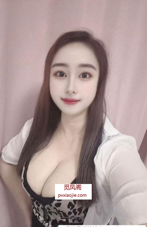 台风天巨乳少妇