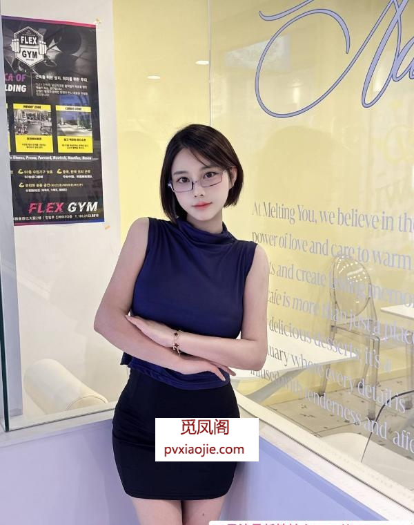 短发大胸风骚老师