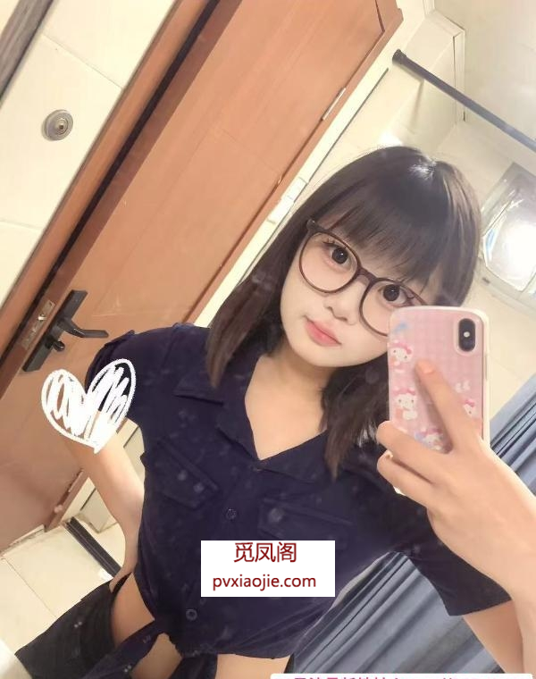 颜值在线三点粉两嫩妹