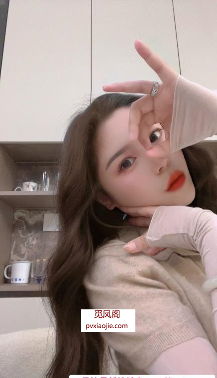 高颜大奶一线天