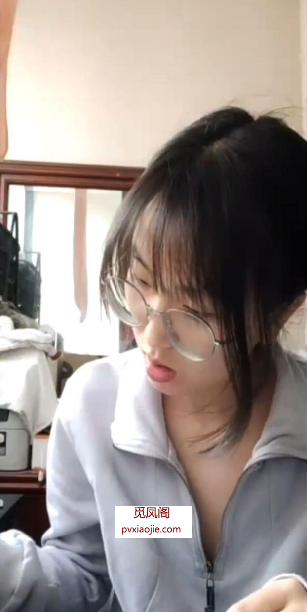 北海风骚刚下海学生妹